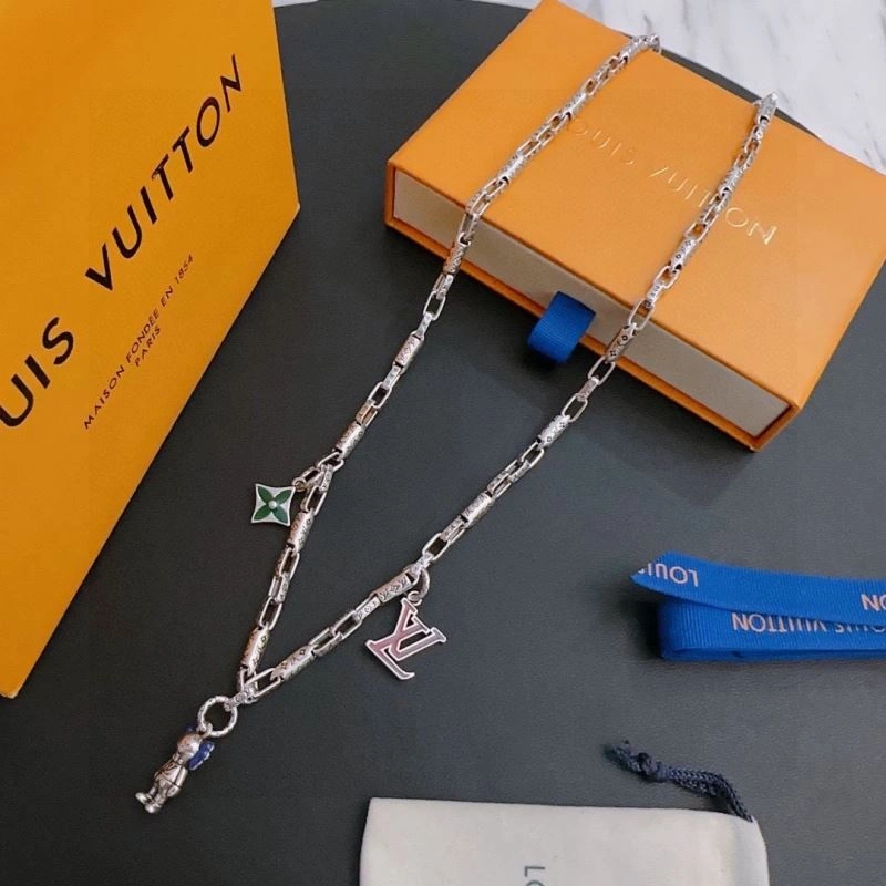 Tailored Louis Vuitton Necklaces 250375