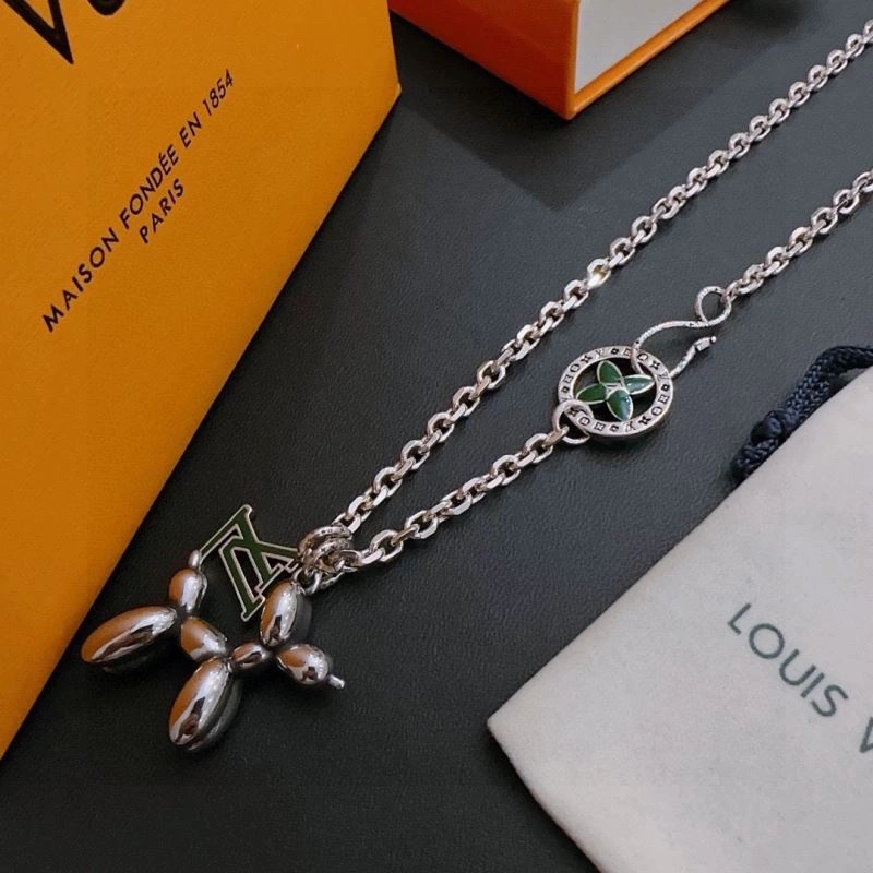 Compact Louis Vuitton Necklaces 250380