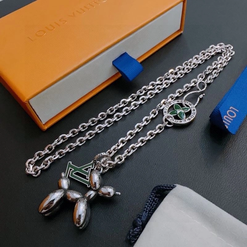 Compact Louis Vuitton Necklaces 250380