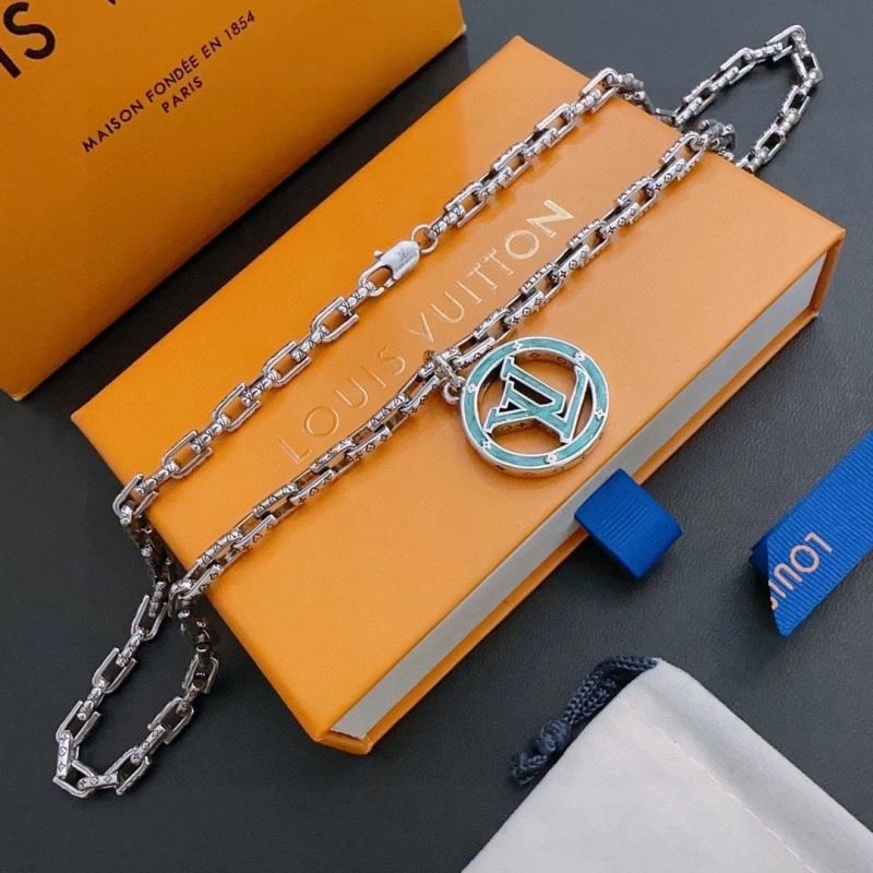 Louis Vuitton Necklaces Snug 250383