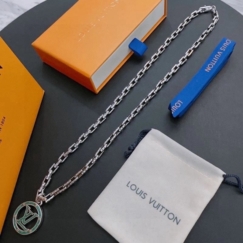 Louis Vuitton Necklaces Snug 250383