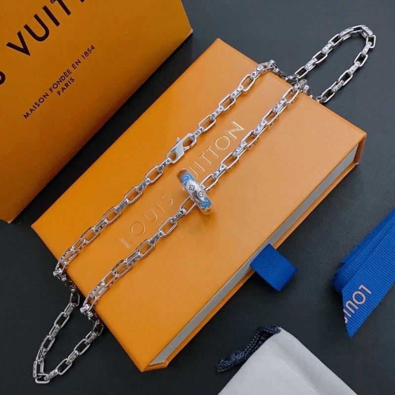 GoodFit Louis Vuitton Necklaces 250381