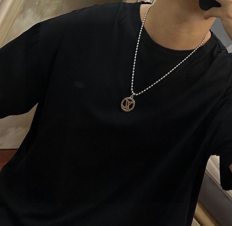 Louis Vuitton Necklaces Lightweight 250385