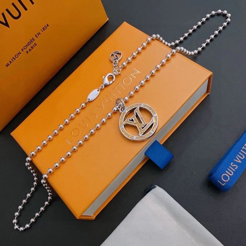 Louis Vuitton Necklaces Lightweight 250385