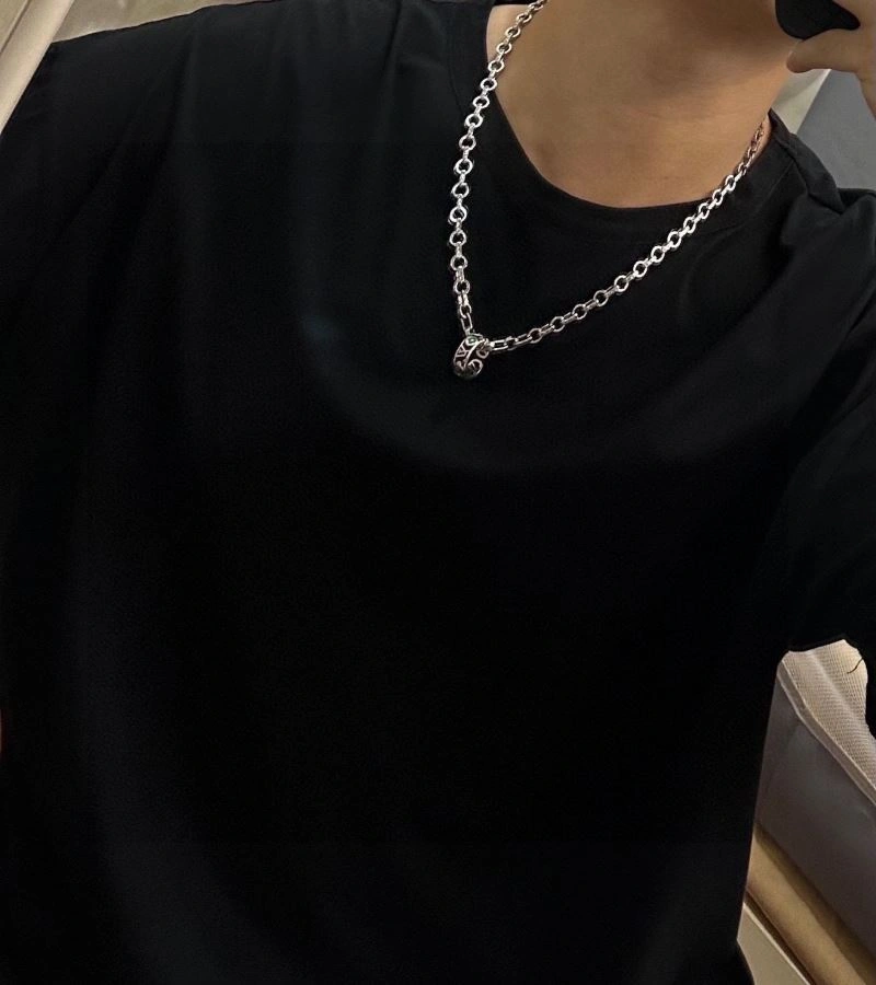 Unisex Louis Vuitton Necklaces 250388