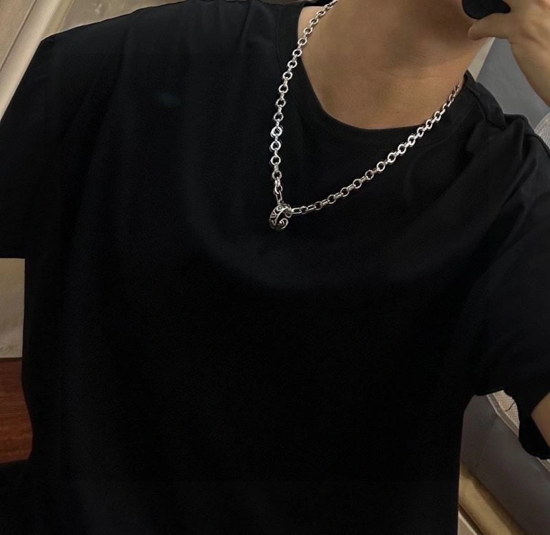 Unisex Louis Vuitton Necklaces 250388