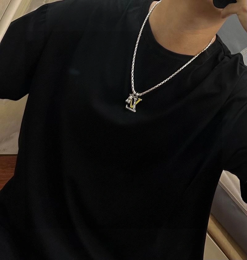 Louis Vuitton Necklaces Flexible 250386