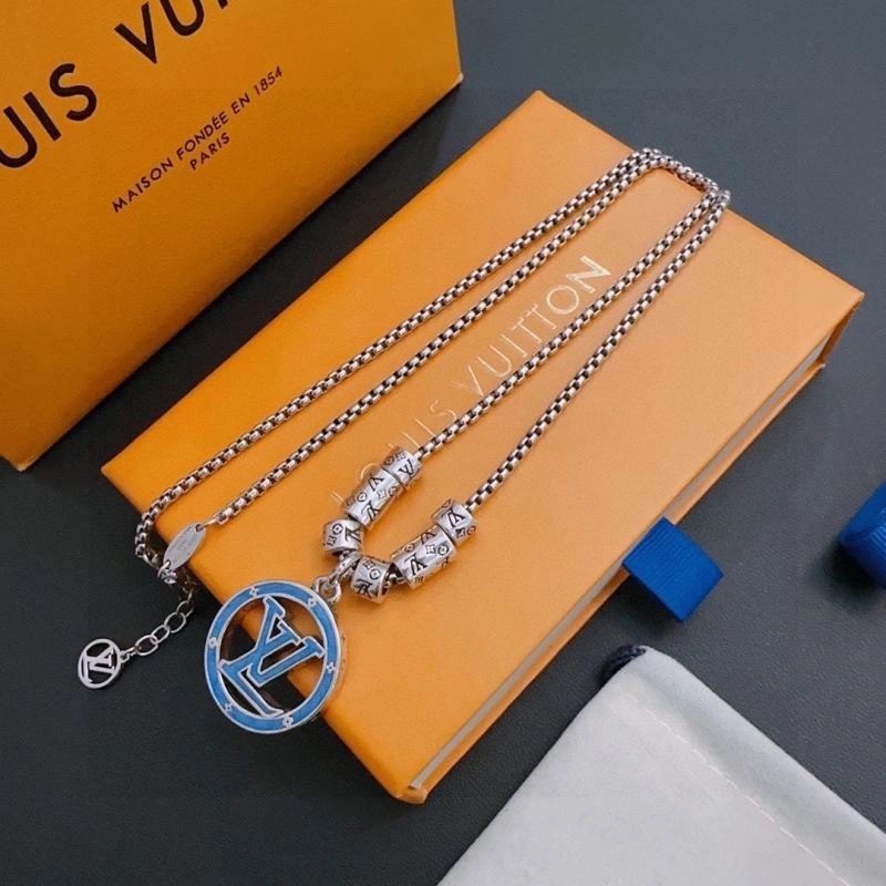 Neat Louis Vuitton Necklaces 250374