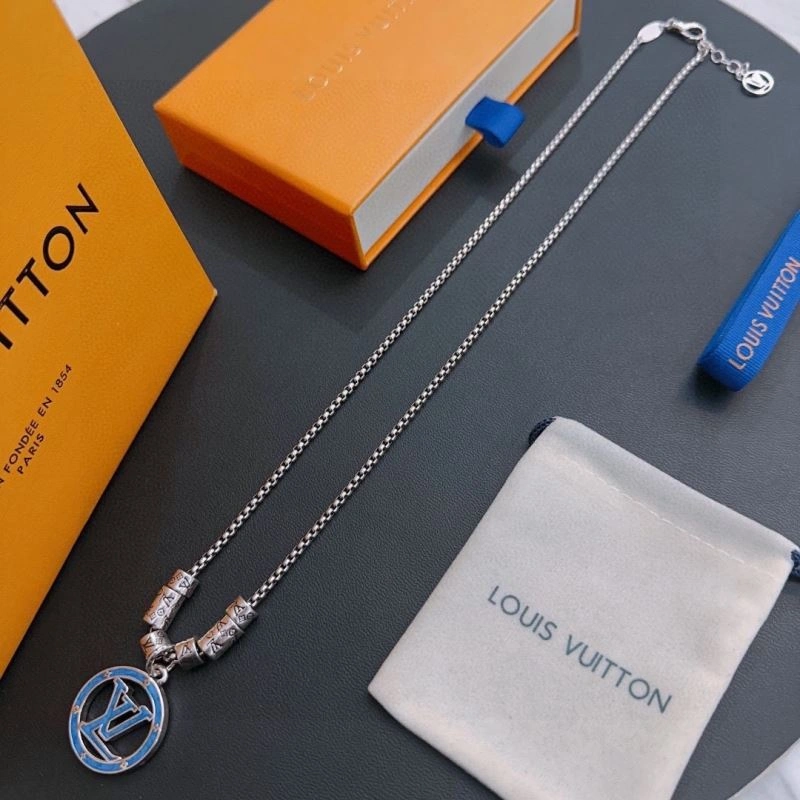 Neat Louis Vuitton Necklaces 250374