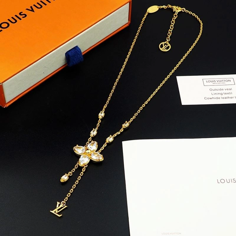Flexible Louis Vuitton Necklaces 250393