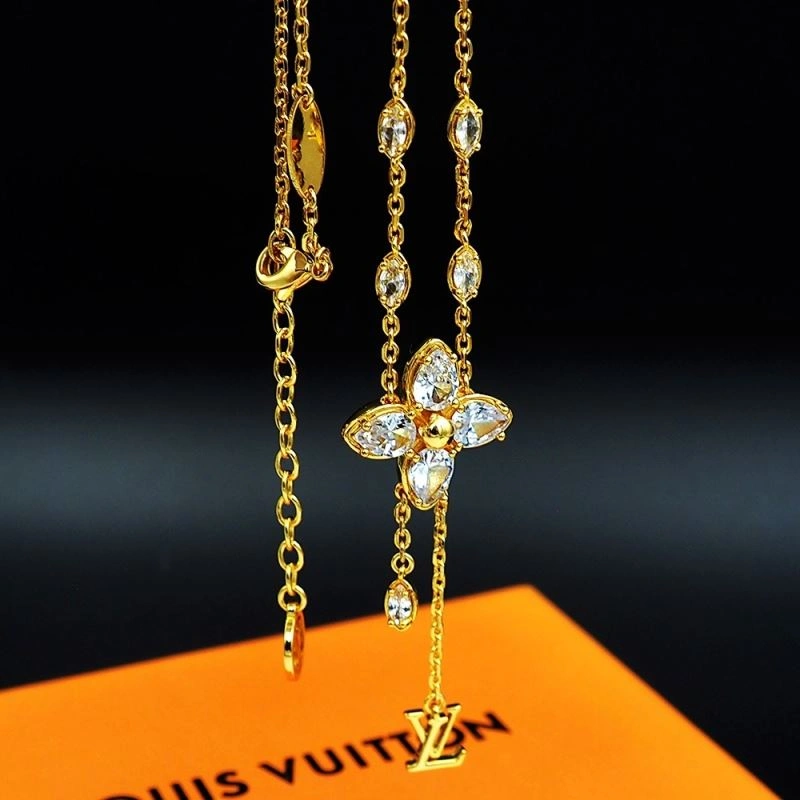 Flexible Louis Vuitton Necklaces 250393
