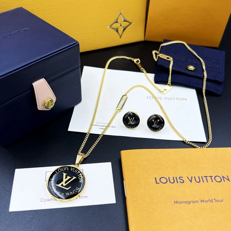 Louis Vuitton Necklaces Lightweight 250376