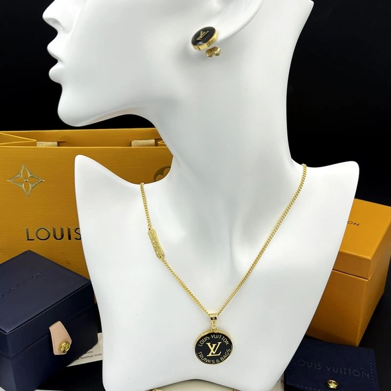 Louis Vuitton Necklaces Lightweight 250376