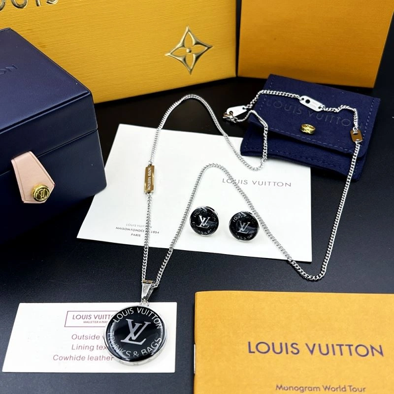 Louis Vuitton Necklaces Lightweight 250376