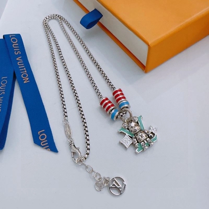 UrbanChic Louis Vuitton Necklaces 250370