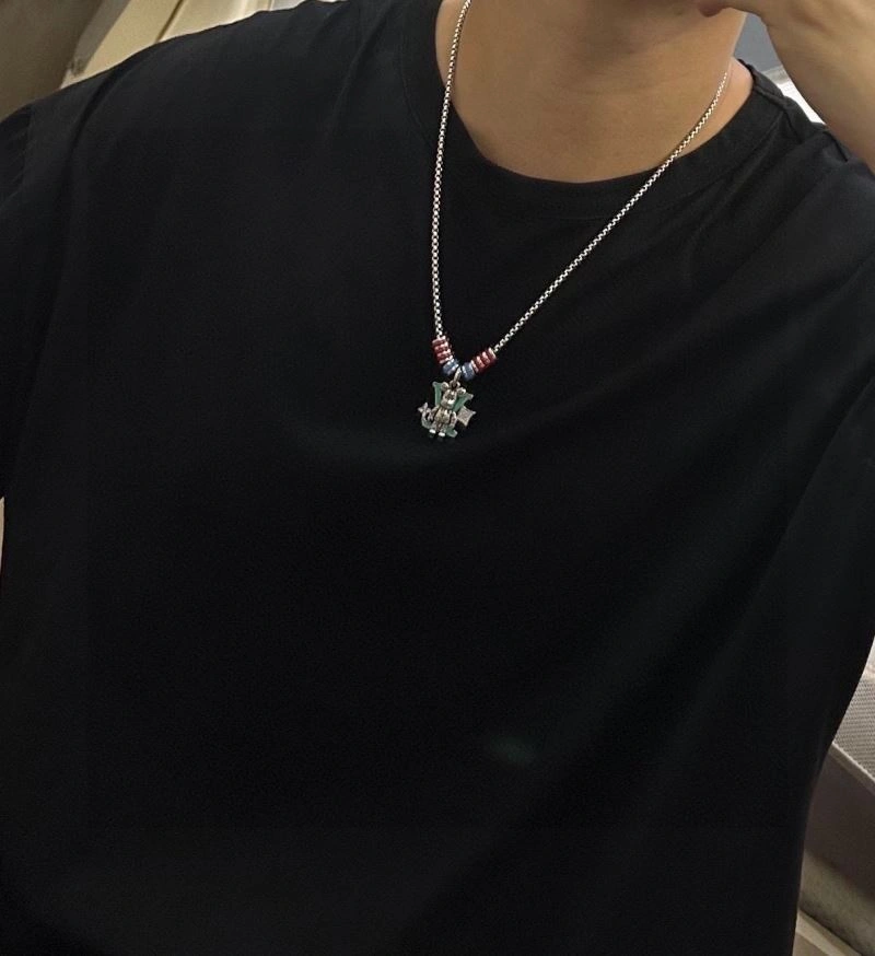UrbanChic Louis Vuitton Necklaces 250370