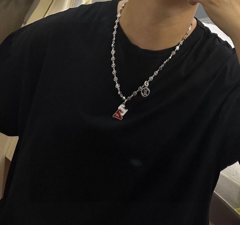 EasyMatch Louis Vuitton Necklaces 250362