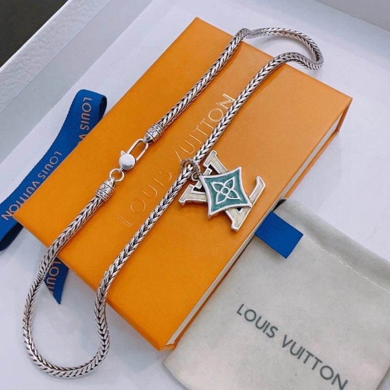 Louis Vuitton Necklaces Lightweight 250363