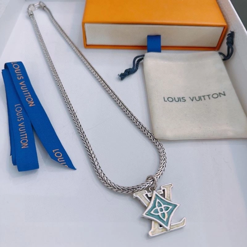 Louis Vuitton Necklaces Lightweight 250363