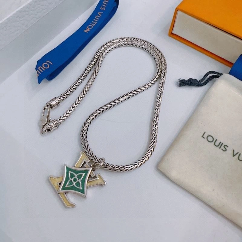 Louis Vuitton Necklaces Lightweight 250363