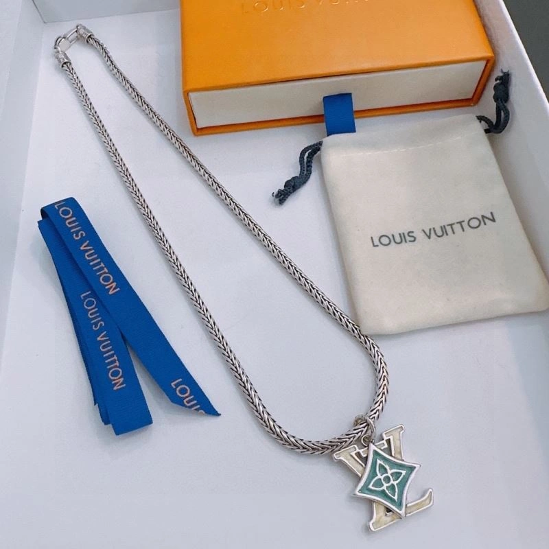 Louis Vuitton Necklaces Lightweight 250363