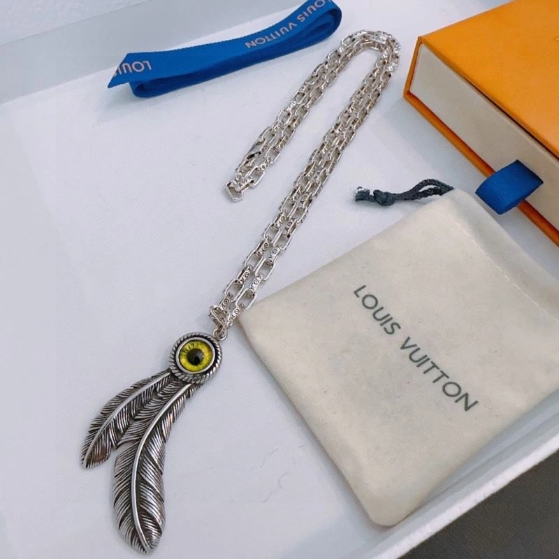 SoftTouch Louis Vuitton Necklaces 250361