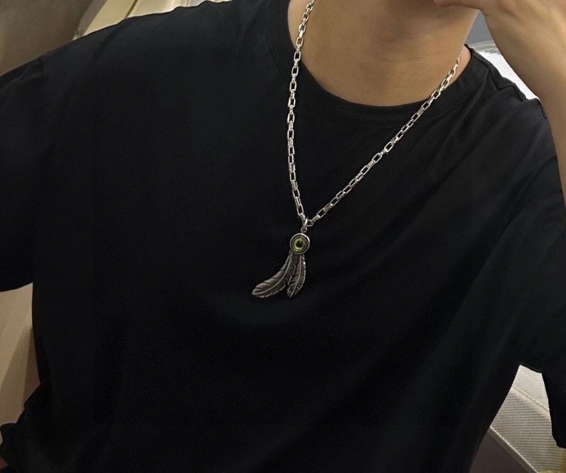 SoftTouch Louis Vuitton Necklaces 250361