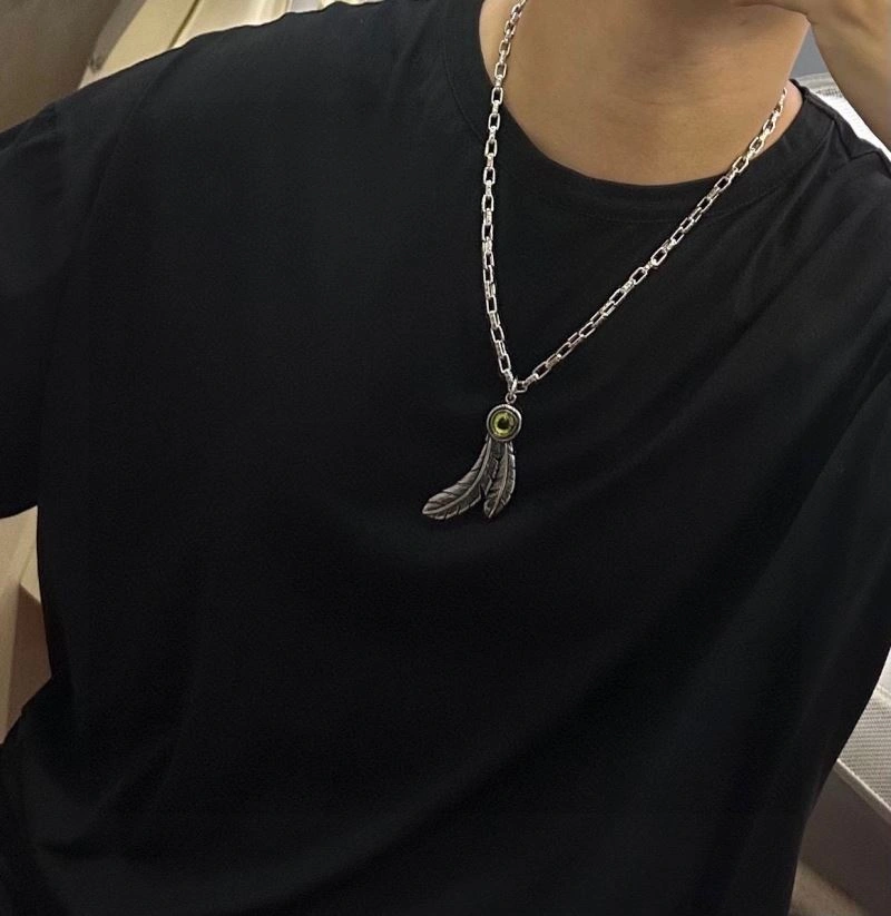 SoftTouch Louis Vuitton Necklaces 250361