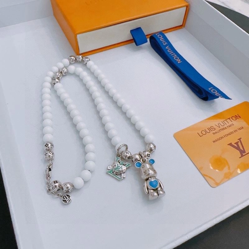 Louis Vuitton Necklaces Effortless 250387