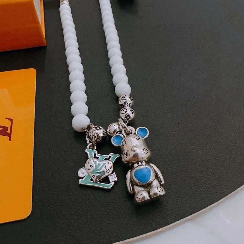 Louis Vuitton Necklaces Effortless 250387