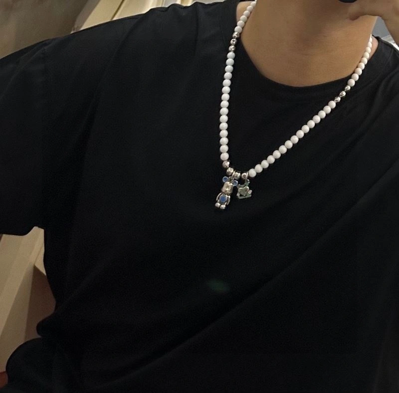 Louis Vuitton Necklaces Effortless 250387