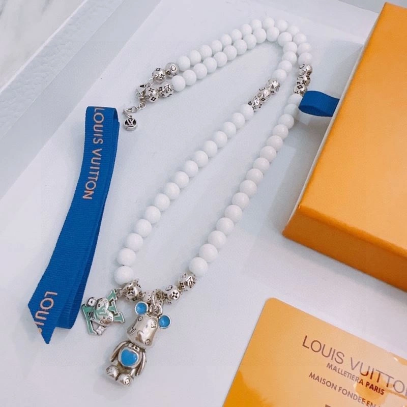 Louis Vuitton Necklaces Effortless 250387