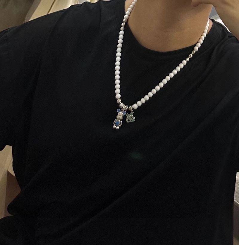 Louis Vuitton Necklaces Effortless 250387