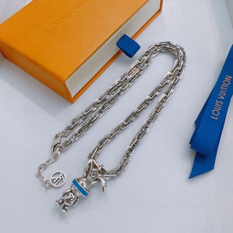 Snug Louis Vuitton Necklaces 250356