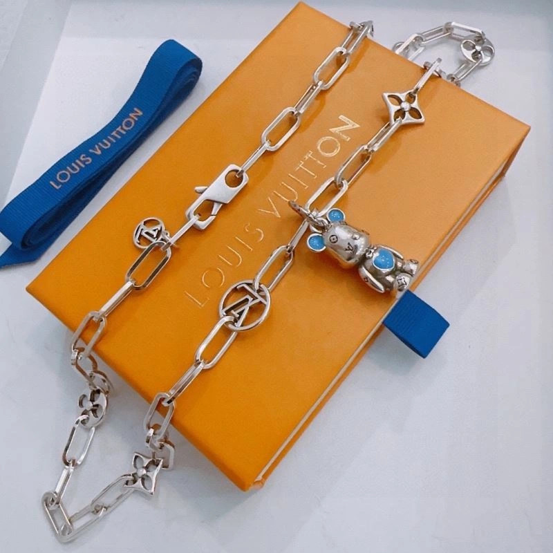 Vibrant Louis Vuitton Necklaces 250355