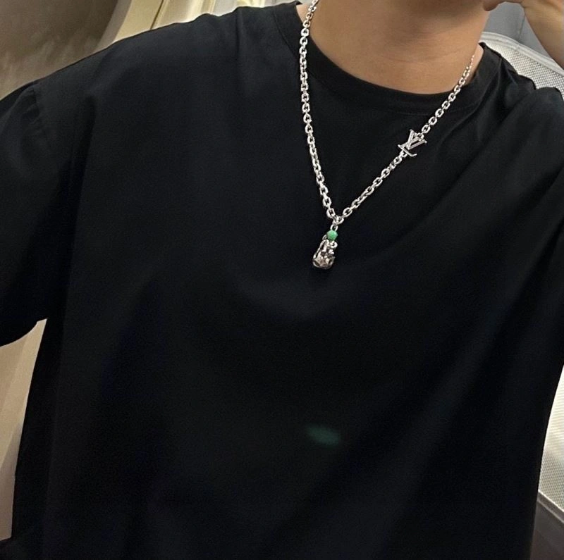 ZipUp Louis Vuitton Necklaces 250105