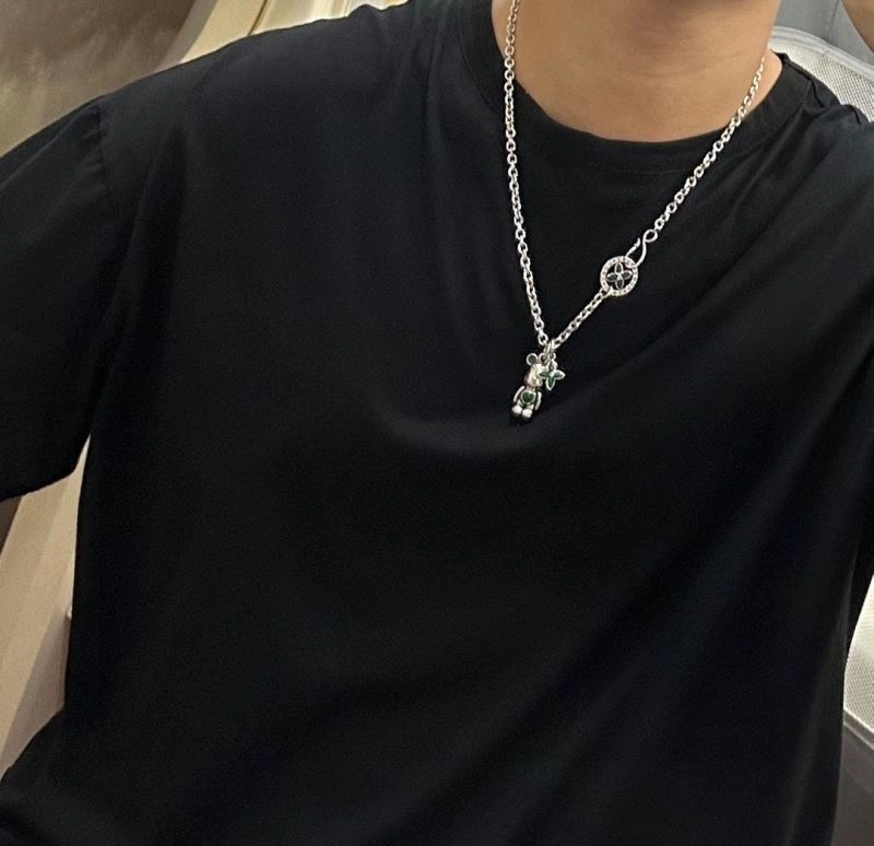 FashionForward Louis Vuitton Necklaces 250104