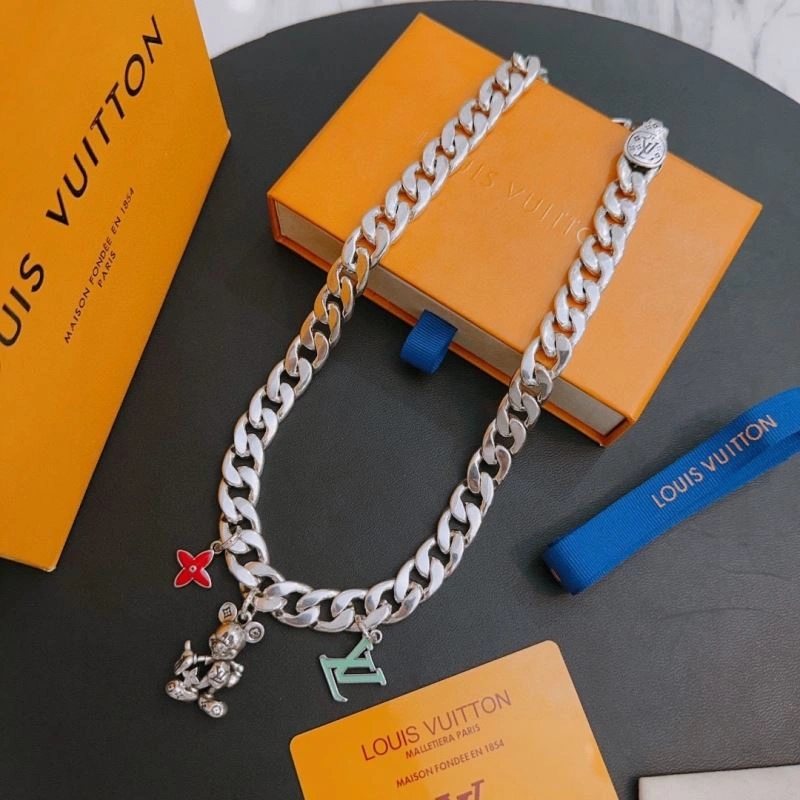 Louis Vuitton Necklaces Lightweight 250102