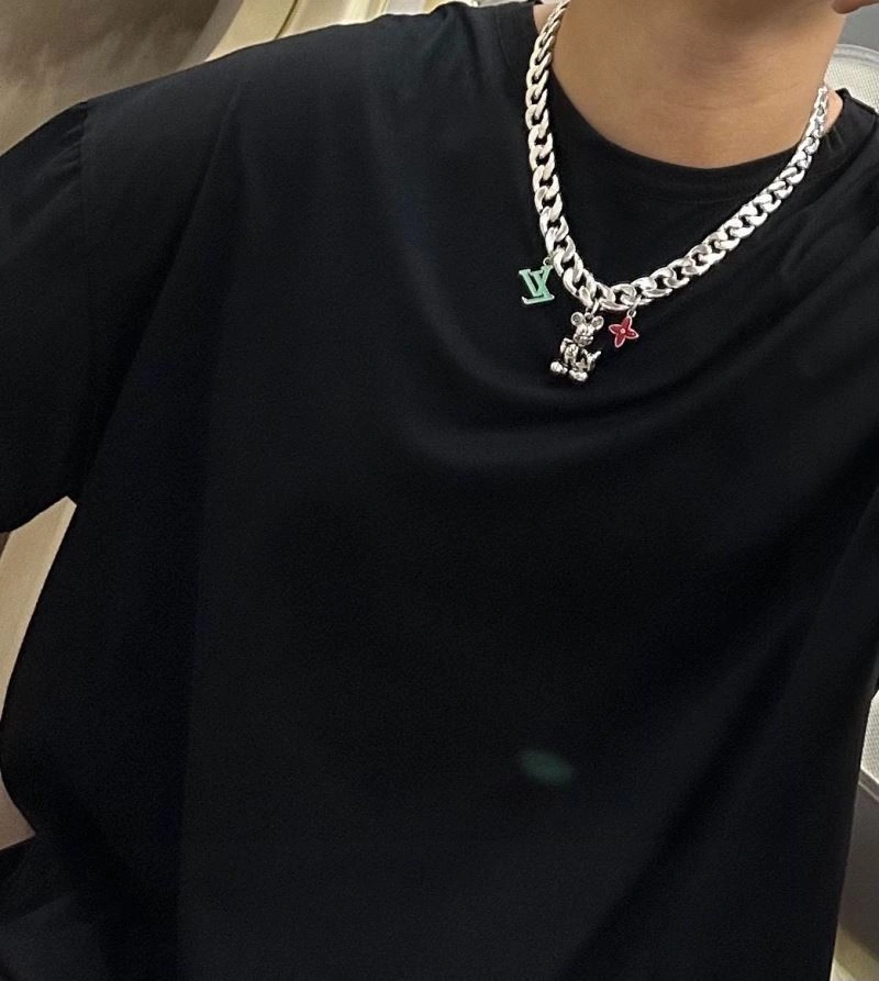 Louis Vuitton Necklaces Lightweight 250102