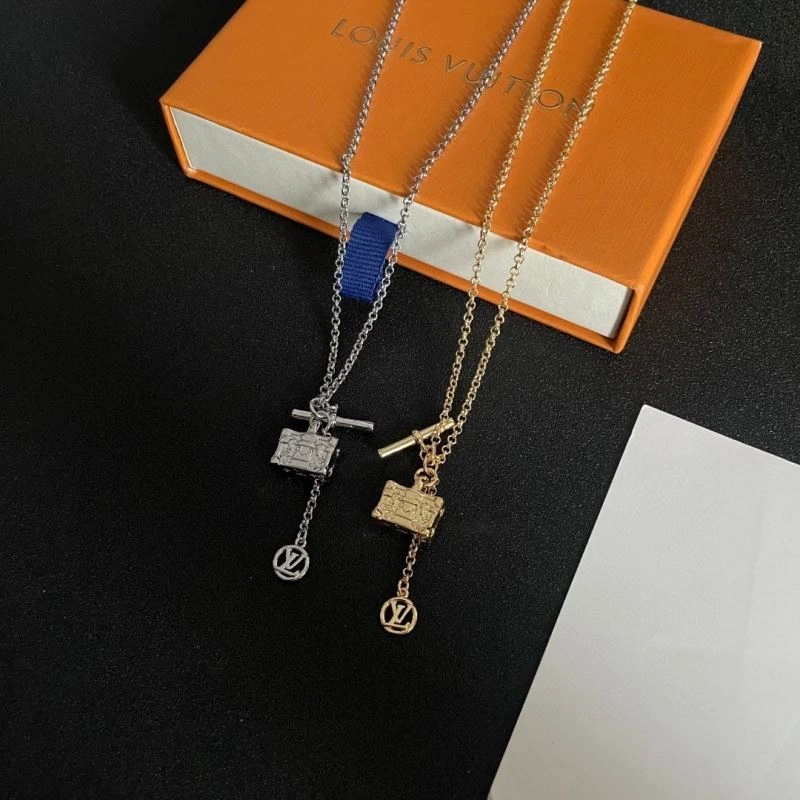 Louis Vuitton Necklaces SmoothTexture 250106