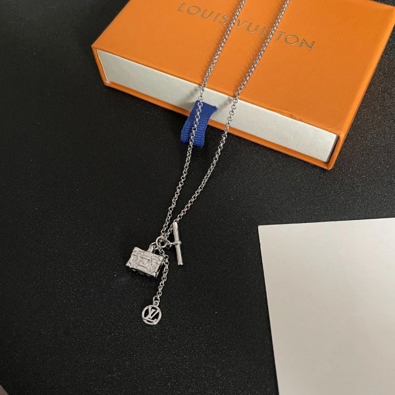 Louis Vuitton Necklaces SmoothTexture 250106