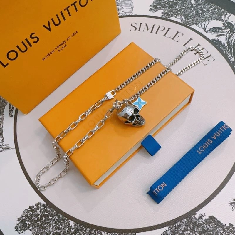 Louis Vuitton Necklaces Attractive 250100