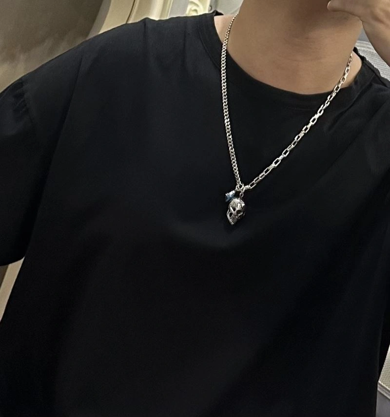 Louis Vuitton Necklaces Attractive 250100