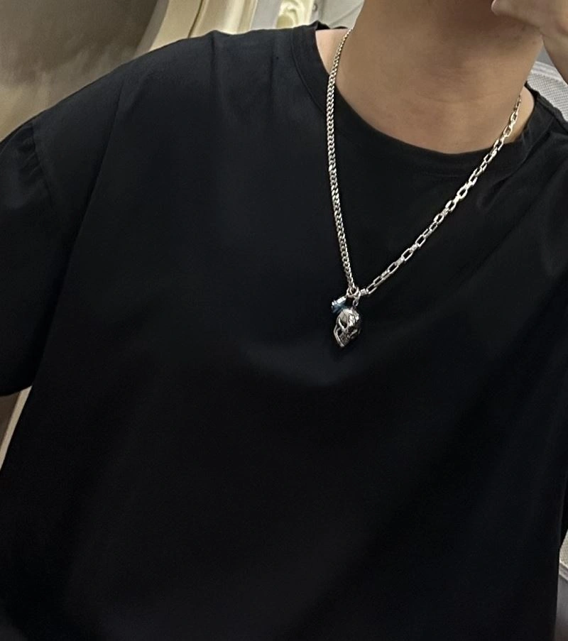 Louis Vuitton Necklaces Attractive 250100