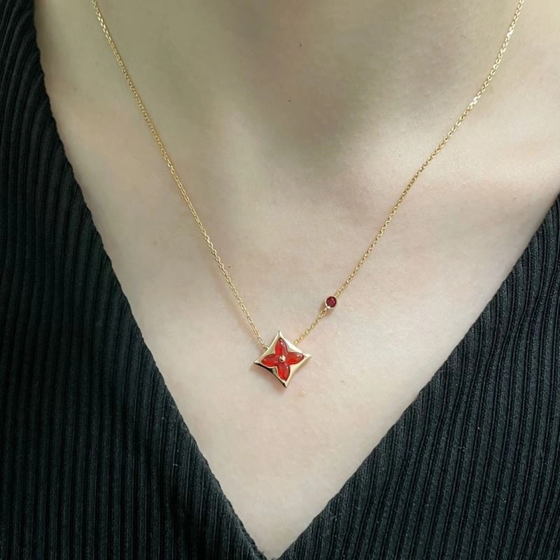 Premium Louis Vuitton Necklaces 250085
