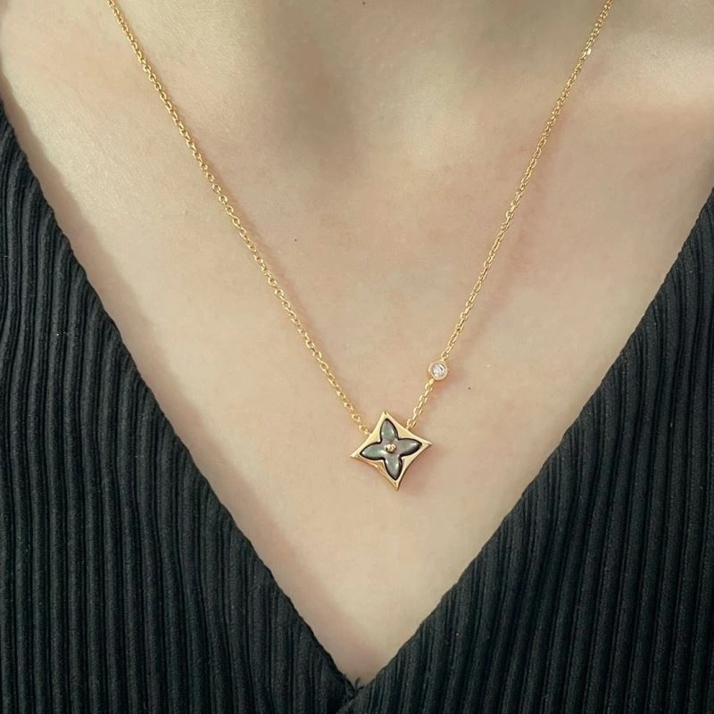 Louis Vuitton Necklaces Sophisticated 250099