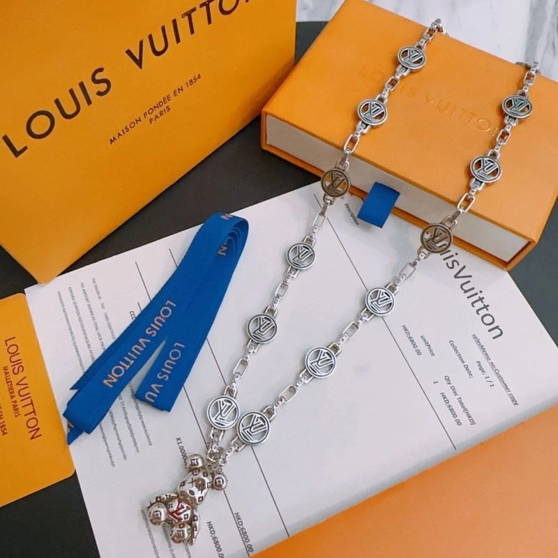 Tailored Louis Vuitton Necklaces 250092