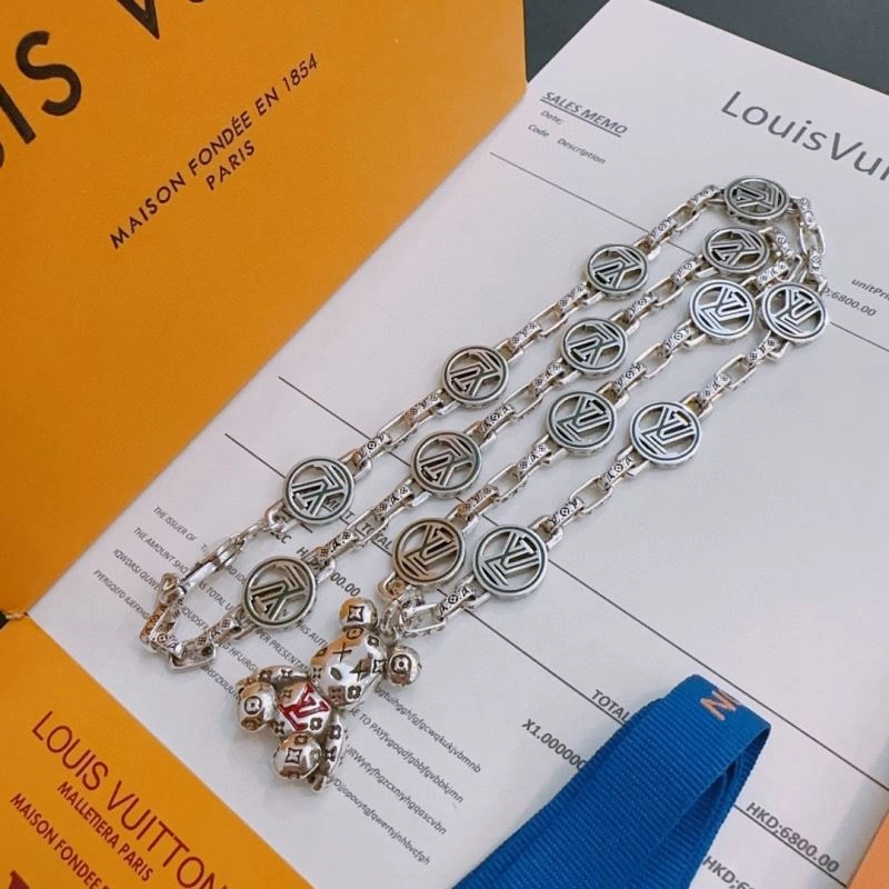 Tailored Louis Vuitton Necklaces 250092
