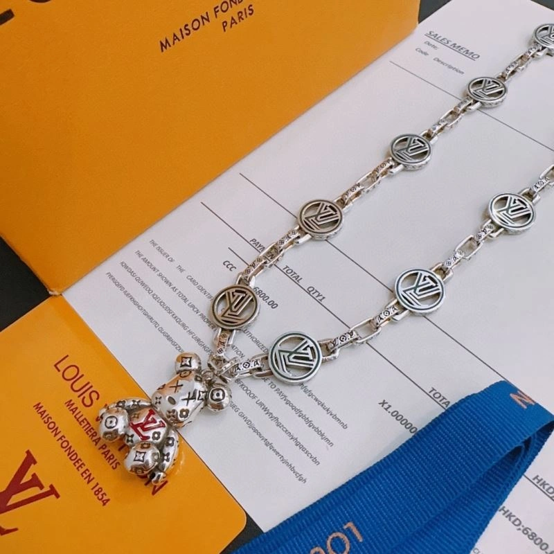 Tailored Louis Vuitton Necklaces 250092