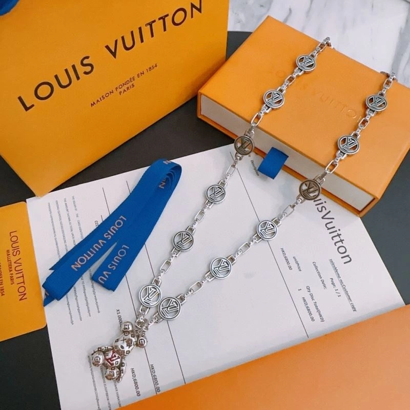 Tailored Louis Vuitton Necklaces 250092